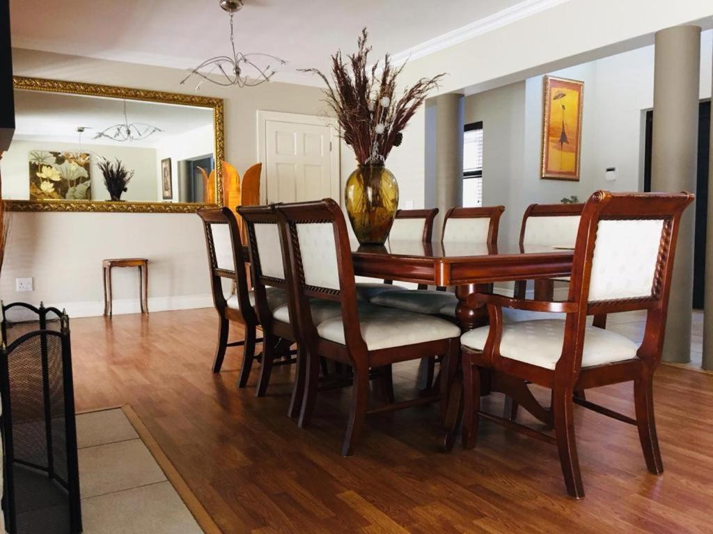Harbour Close Boutique Villa เคปทาวน์ ภายนอก รูปภาพ